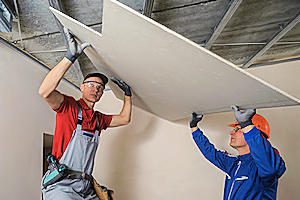 10 Étapes à suivre pour poser un plafond correctement à La Ville-ès-Nonais